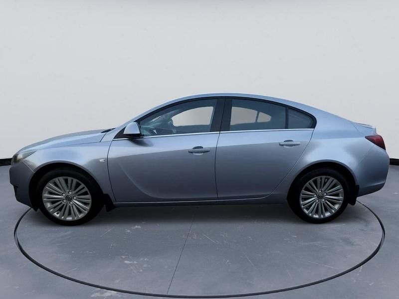 Used Vauxhall Insignia Design Edition 140 HP (102 kW) 2016 Silver Hatchback