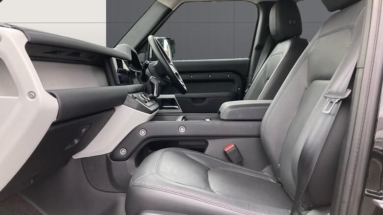 Used Land Rover Defender 249 HP (183 kW) 2023 Estate