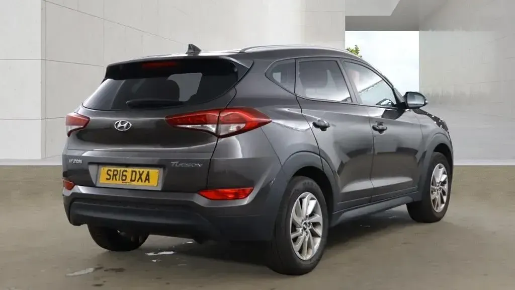 Used Hyundai Tucson SE 116 HP (85 kW) 2016 Grey SUV
