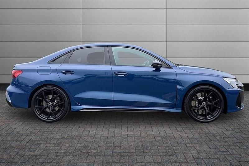 Begagnad Audi RS3 Comfort 400 HK (294 kW) 2026 Blå Sedan