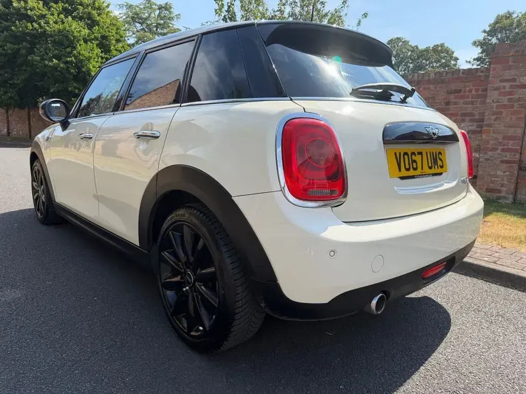 Used Mini Cooper Hatch 136 HP (100 kW) 2017 White Hatchback