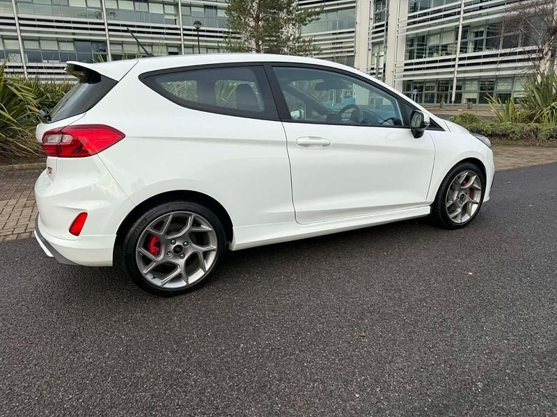 Used Ford Fiesta ST 200 HP (147 kW) 2019 White Hatchback