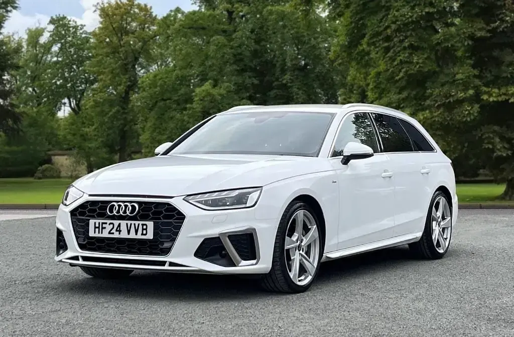 Używany Audi A4 S-Line 204 KM (150 kW) 2024 Biały Kombi