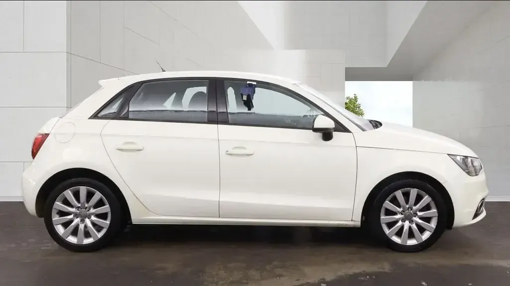 Used Audi A1 Sportback Sport 122 HP (89 kW) 2014 White Hatchback