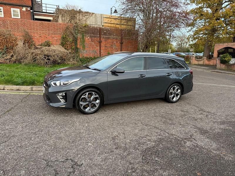 Used Kia Ceed Sportswagon 114 HP (83 kW) 2019 Grey Estate
