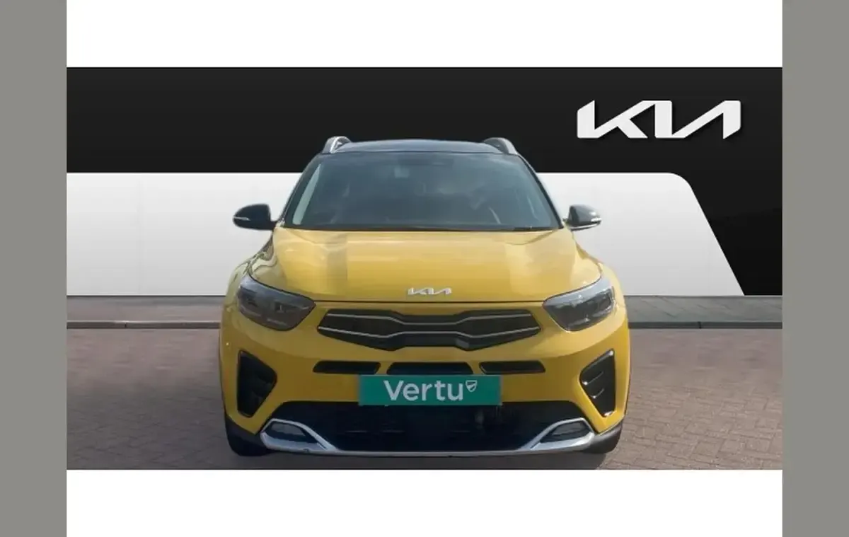 Used Kia Stonic GT-Line S 120 HP (88 kW) 2023 Yellow SUV