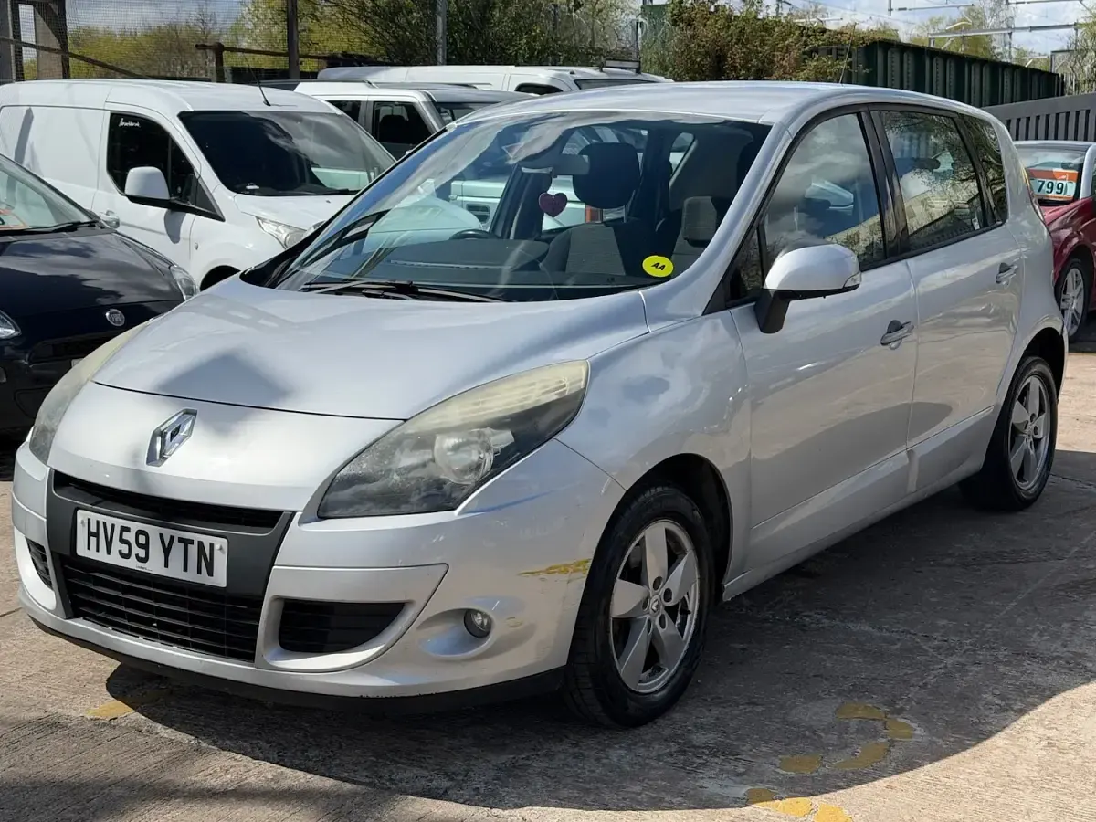 Used Renault Scénic 2009 Silver MPV