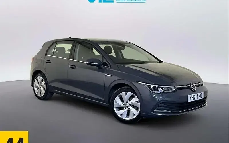 Used VW Golf VII Style 131 HP (96 kW) 2021 Hatchback