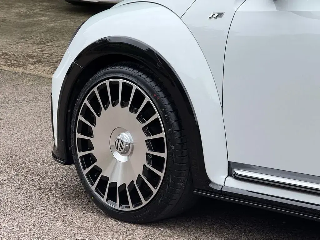 Used VW Beetle R-line 150 HP (110 kW) 2017 White Hatchback