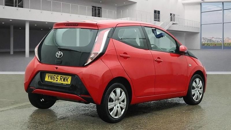 Used Toyota Aygo X-play 69 HP (50 kW) 2015 Red Hatchback