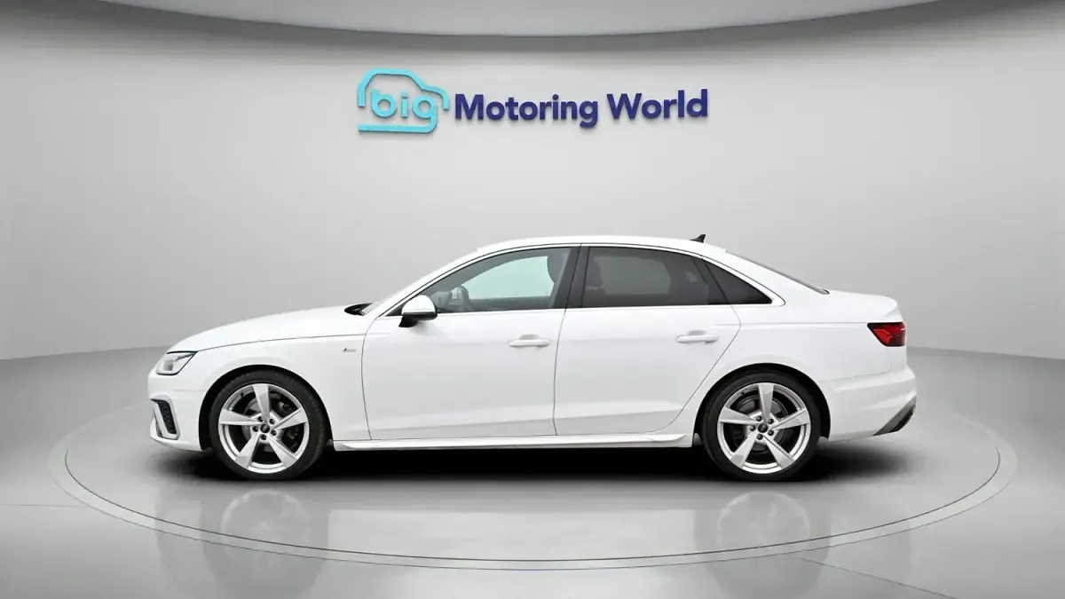 Used Audi A4 S-Line 150 HP (110 kW) 2023 White Sedan