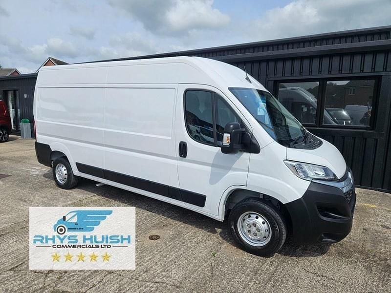 White Used 2021 Peugeot Boxer Van | £8,495 (Good price) - Image 1/4