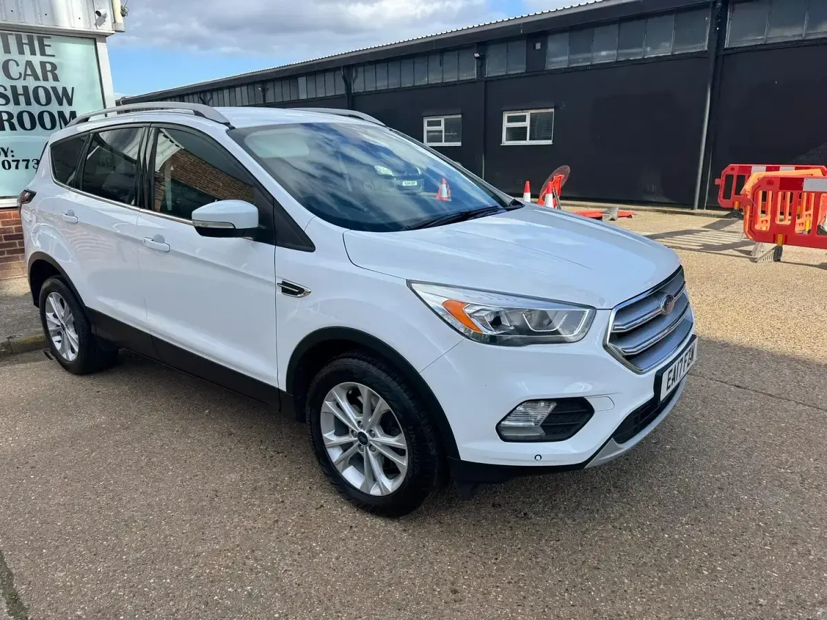 Used Ford Kuga Titanium 150 HP (110 kW) 2017 White SUV