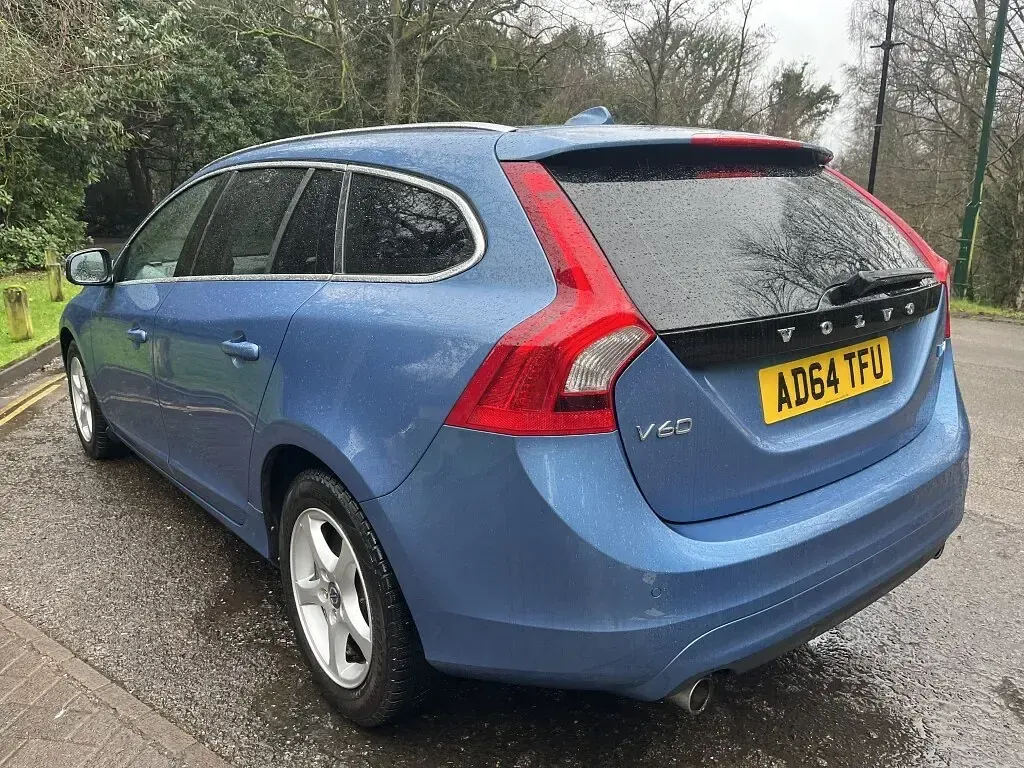 Used Volvo V60 SE 150 HP (110 kW) 2014 Blue Estate