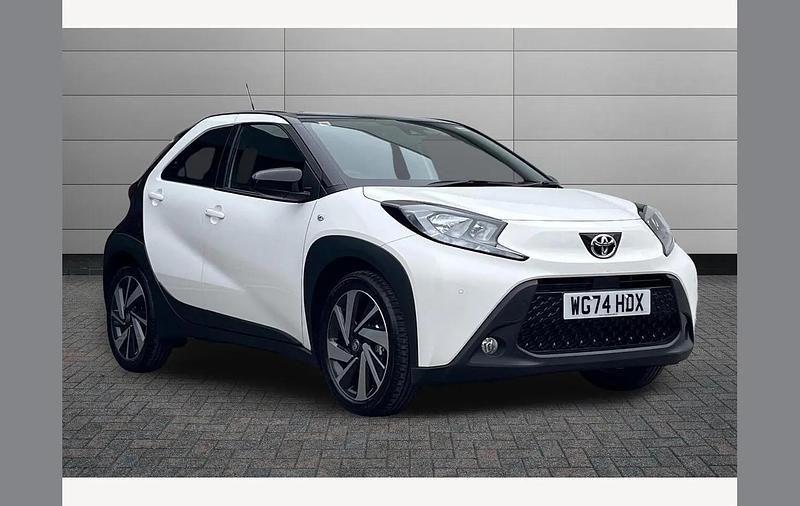 Used Toyota Aygo X 72 HP (52 kW) 2024 White SUV
