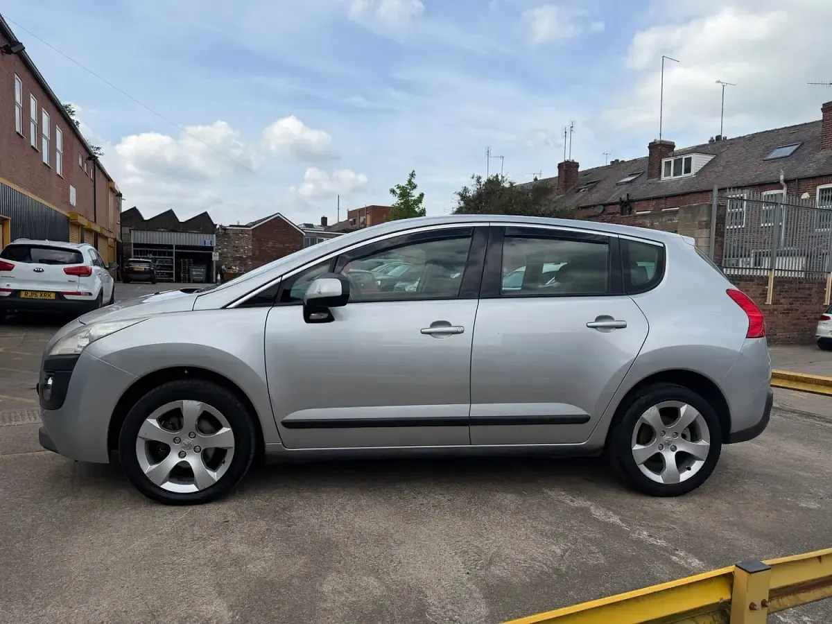 Gebraucht Peugeot 3008 Sport 112 PS (82 kW) 2010 Silber Kombi