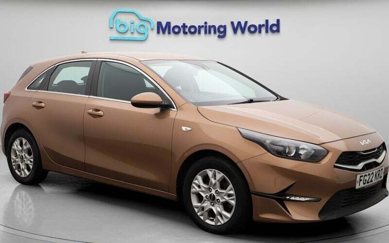 Used 2021 Kia Ceed 2 Hatchback | £11,700 (Fair price) - Image 1/4