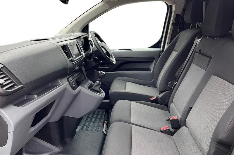 White Used 2022 Citroën Dispatch MPV | £13,490 (Good price) - Image 1/4