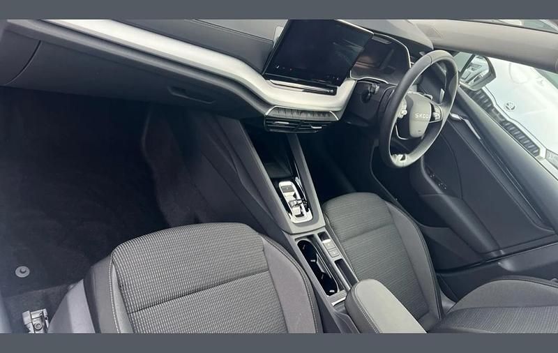 Used Skoda Octavia SE Technology 113 HP (83 kW) 2025 White Estate