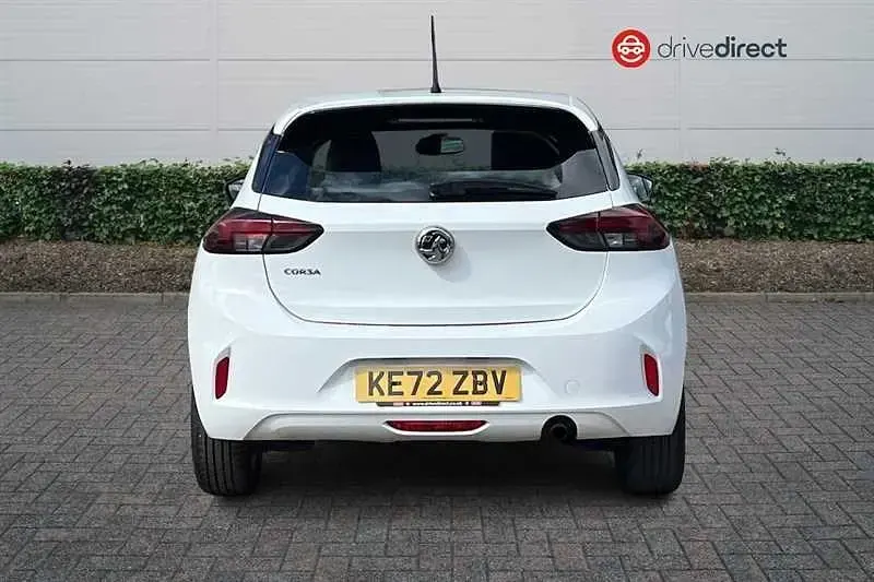 Używany Vauxhall Corsa Design Edition 100 KM (73 kW) 2023 Biały Hatchback