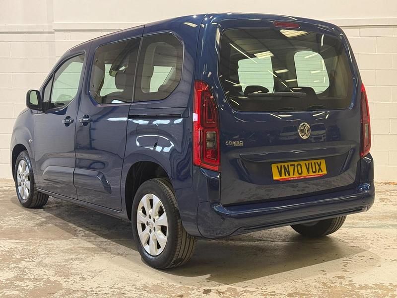 Used Vauxhall Combo S 99 HP (72 kW) 2020 Blue MPV
