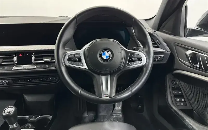 Used BMW 118 M Sport 136 HP (100 kW) 2022 White Hatchback