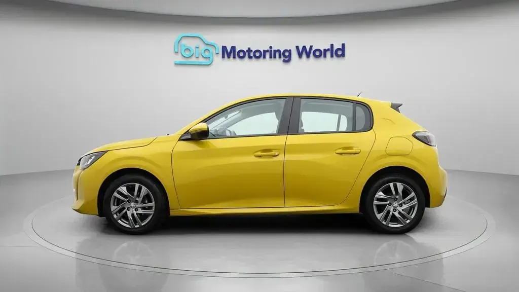 Used Peugeot 208 Active Premium 75 HP (55 kW) 2021 Yellow Hatchback