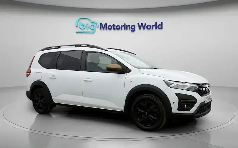 Used Dacia Jogger Extreme 141 HP (103 kW) 2024 White MPV