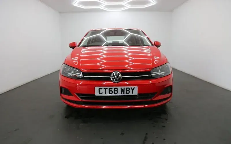Used VW Polo SE 95 HP (69 kW) 2019 Red Hatchback