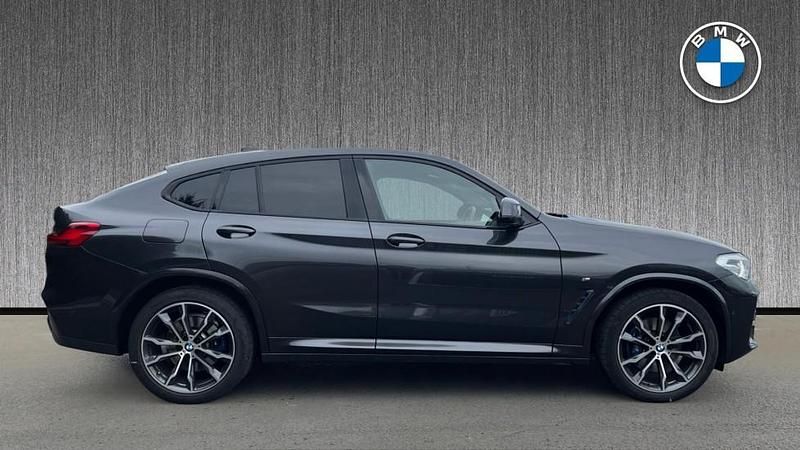 Begagnad BMW X4 M Sport 187 HK (137 kW) 2021 Grå SUV