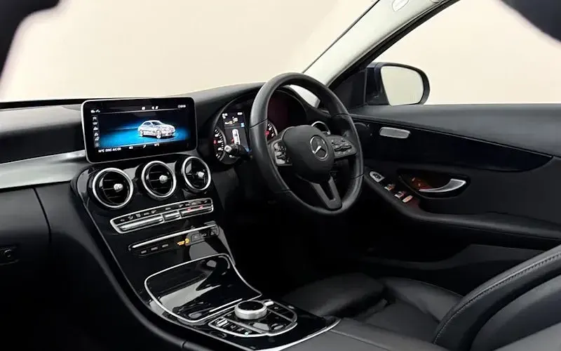 Used Mercedes C200 SE 184 HP (135 kW) 2019 Blue Sedan