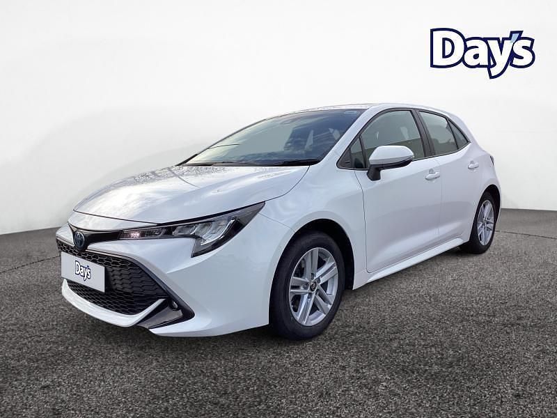 Used Toyota Corolla 184 HP (135 kW) 2022 White Hatchback