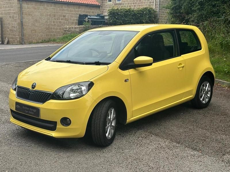 Used Skoda Citigo Elegance 75 HP (55 kW) 2015 Yellow Hatchback