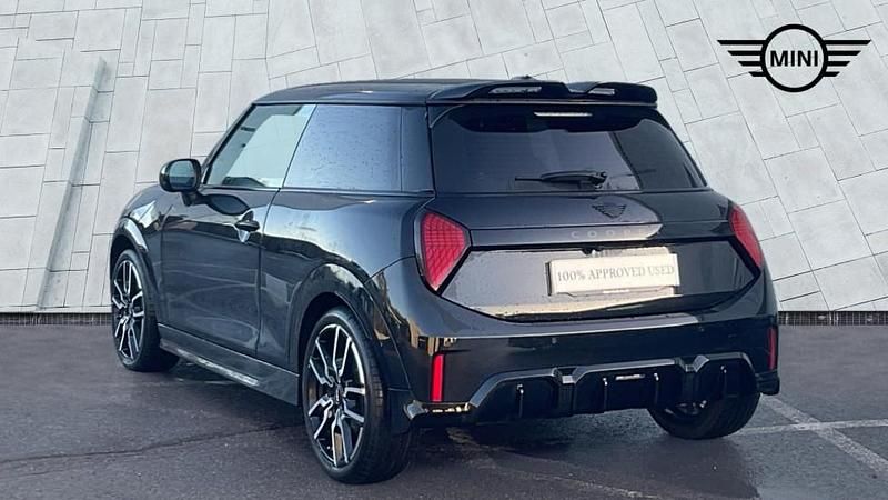 Used Mini Cooper Hatch 154 HP (113 kW) 2024 Black Hatchback