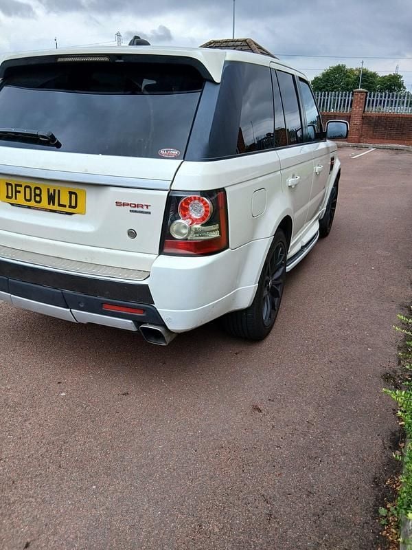 White Used 2008 Land Rover Range Rover Sport HSE SUV | £3,995 (A bit pricey) - Image 1/4