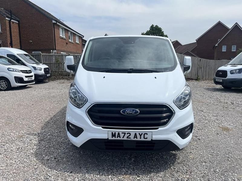 Used Ford Transit Custom Limited 130 HP (95 kW) 2022 White Van