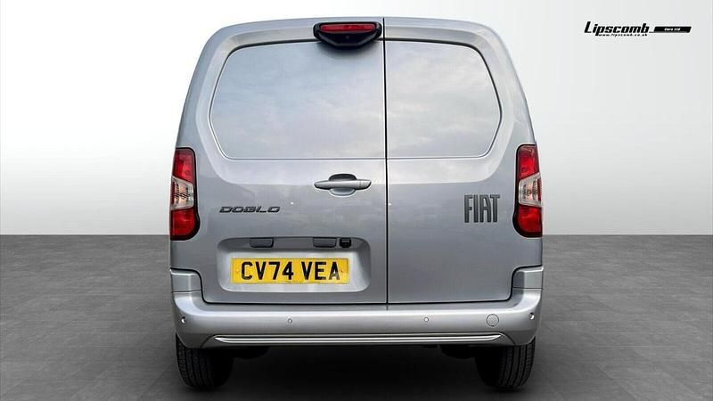 Used Fiat Doblò S 101 HP (74 kW) 2024 Grey MPV