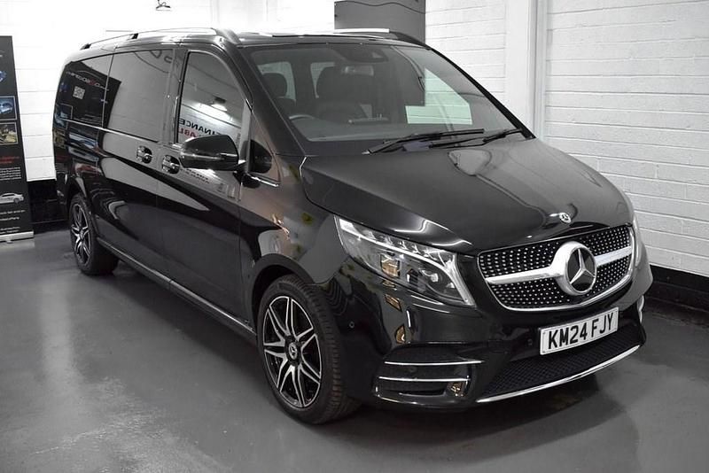 Used Mercedes V300 AMG line 237 HP (174 kW) 2023 Black MPV