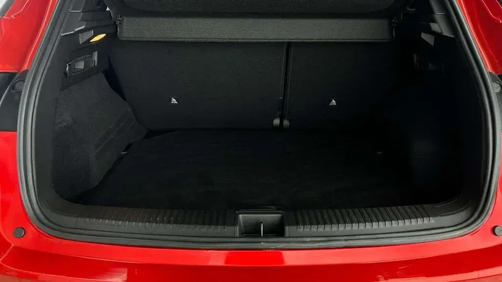 Used Renault Austral Techno Esprit Alpine 200 HP (147 kW) 2025 Red/black  SUV