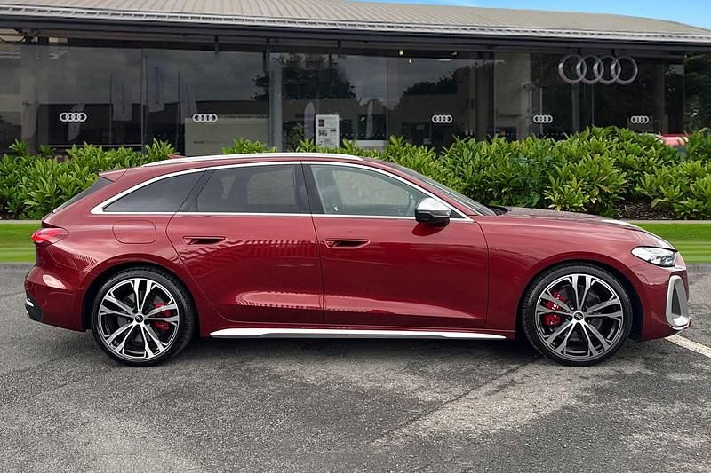 Used Audi S5 Advanced 367 HP (269 kW) 2024 Red Estate
