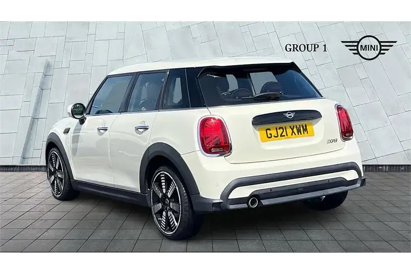 Used Mini Cooper Exclusive 136 HP (100 kW) 2021 White Hatchback