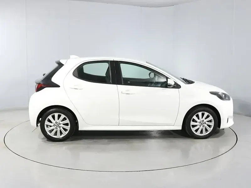 Used Toyota Yaris 116 HP (85 kW) 2021 White Hatchback