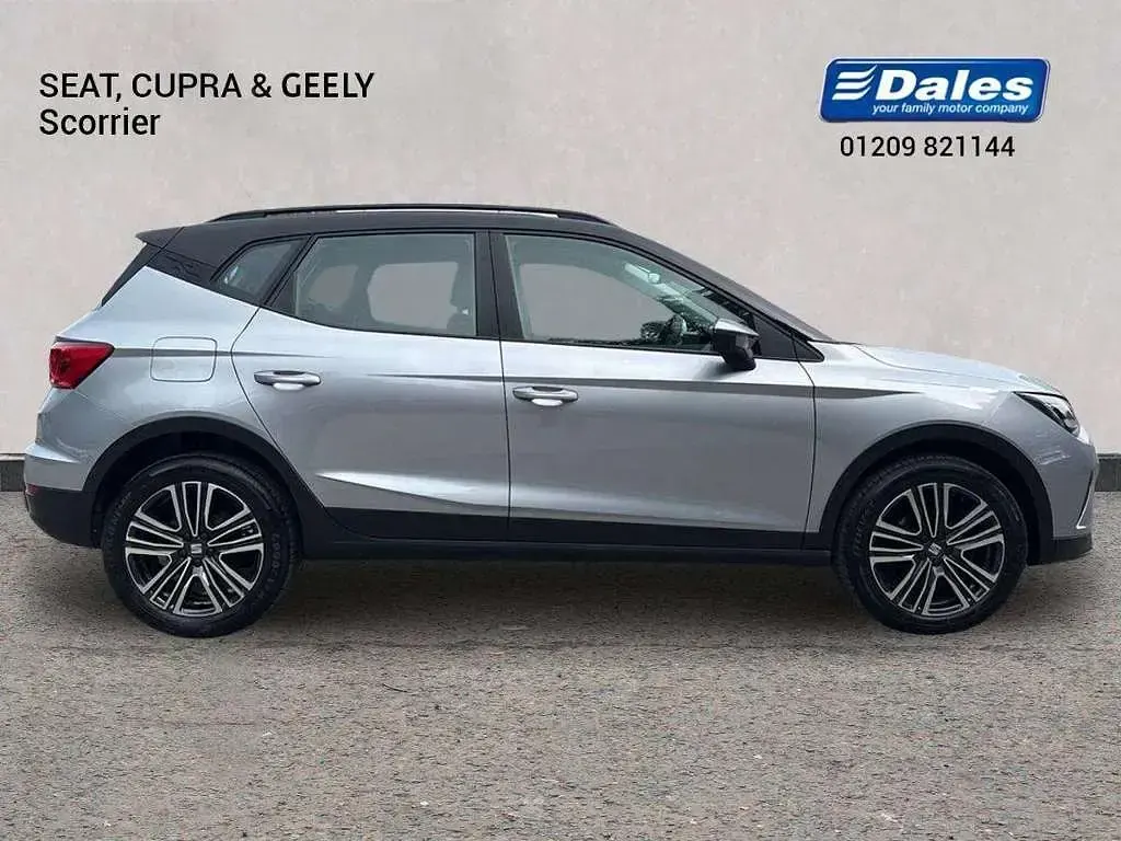 Used Seat Arona SE Technology 94 HP (69 kW) 2023 Silver SUV