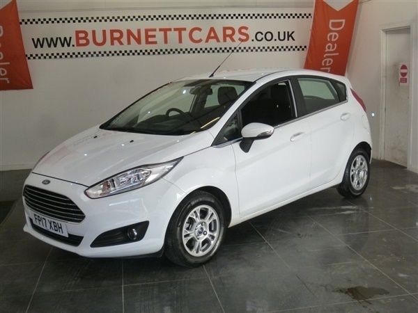 White Used 2017 Ford Fiesta Zetec Hatchback | £6,489 (Fair price) - Image 1/1