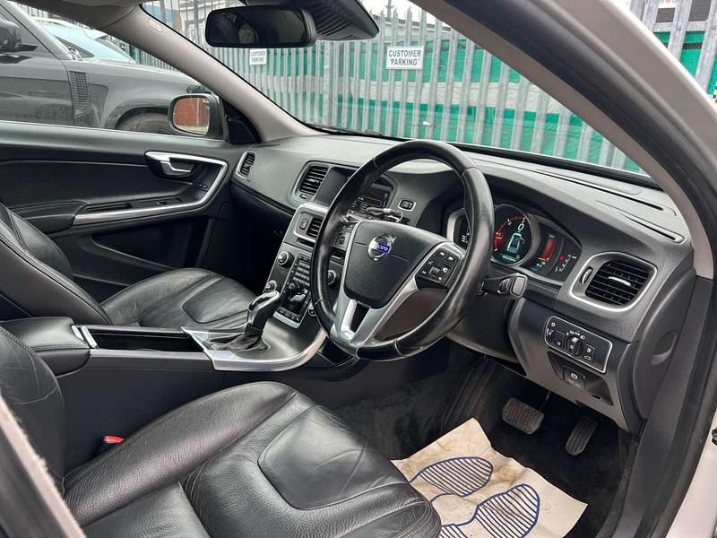 Used Volvo S60 SE Lux 215 HP (158 kW) 2013 Silver Sedan