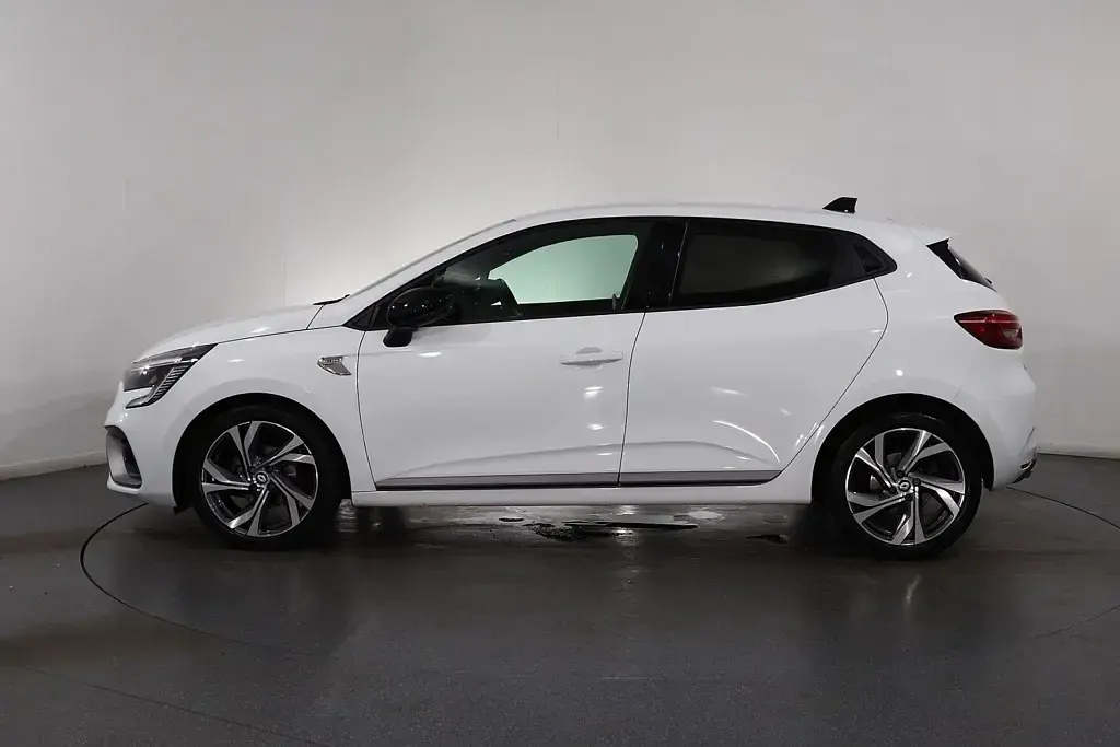 Used Renault Clio RS Line 90 HP (66 kW) 2023 White Hatchback