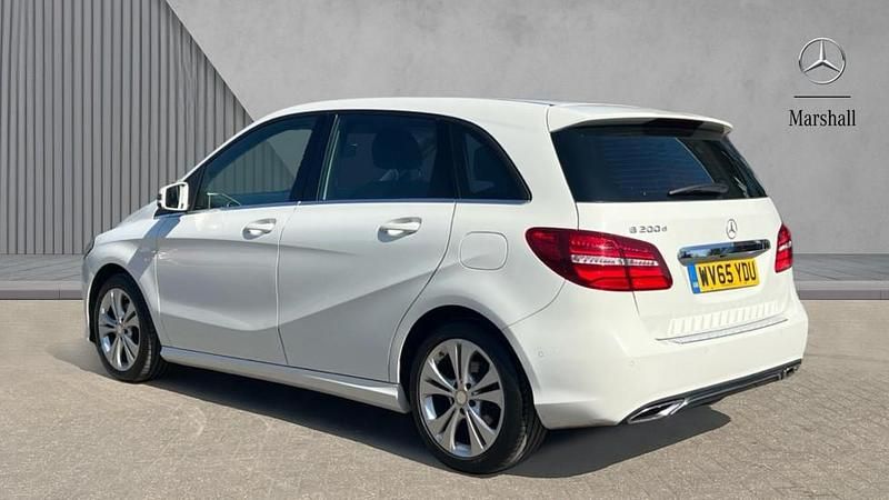 Used Mercedes B200 Premium 136 HP (100 kW) 2015 Cirrus white MPV