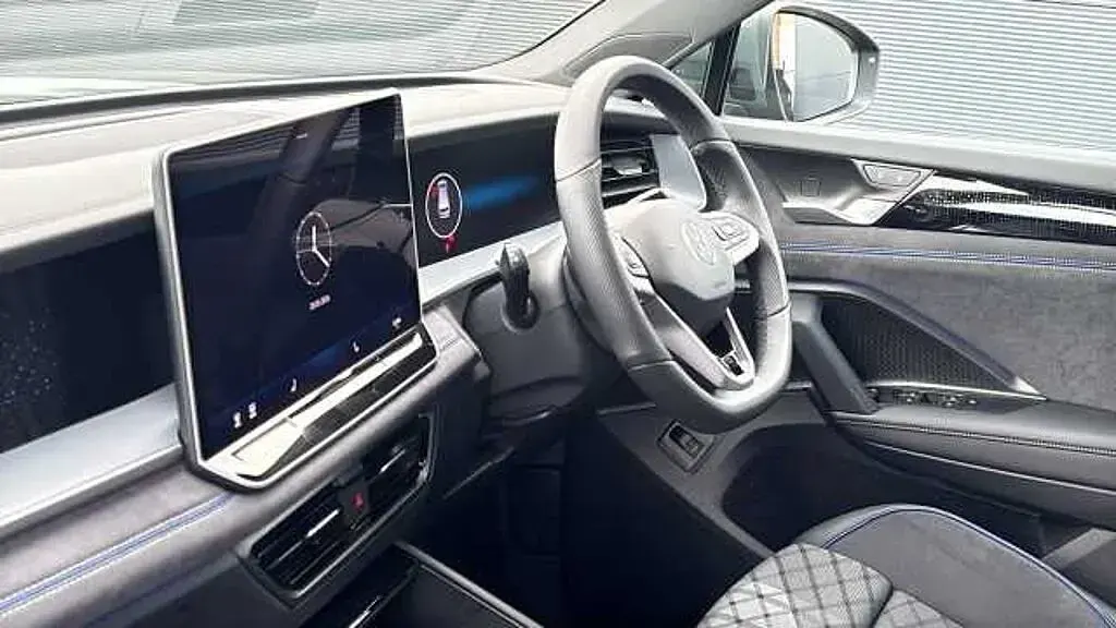 Begagnad VW Tayron R-line 193 HK (141 kW) 2026 Grön SUV