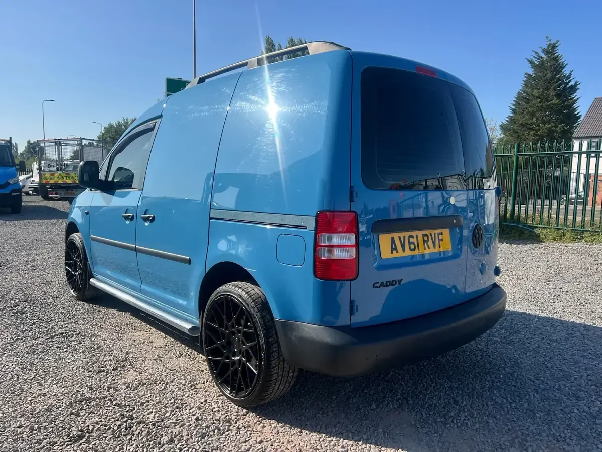 Used VW Caddy 75 HP (55 kW) 2011 Blue MPV