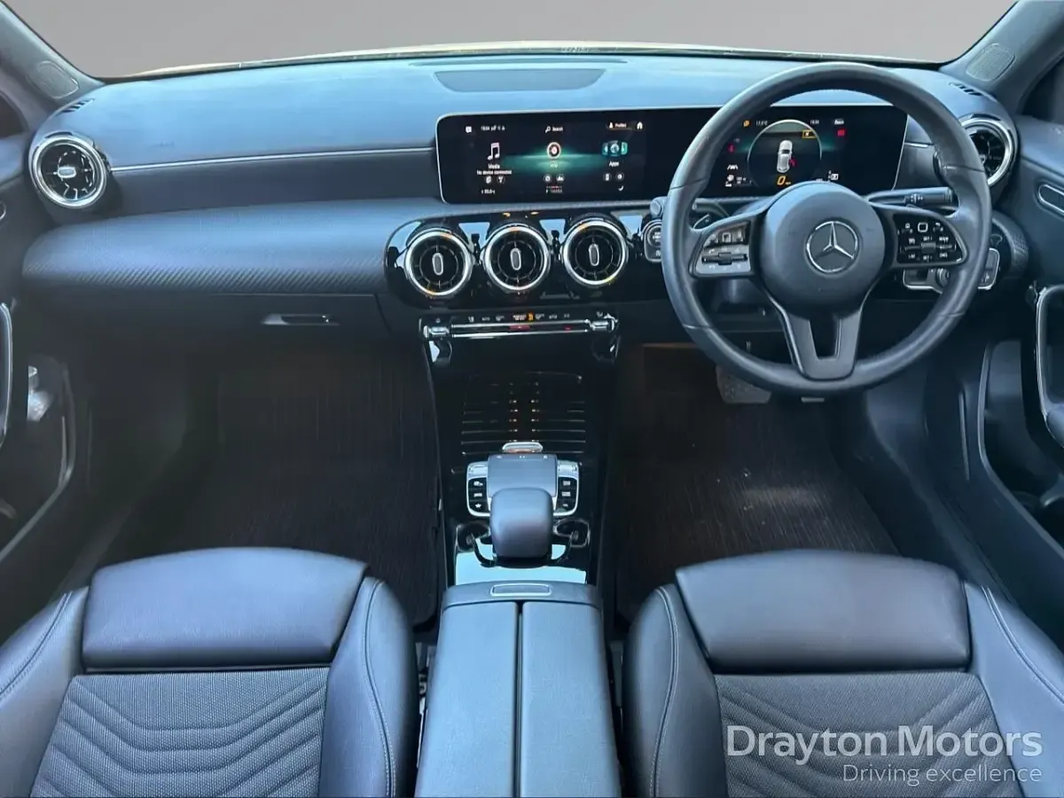 Usado Mercedes A180 Executive 136 HP (100 kW) 2018 Preto Citadino